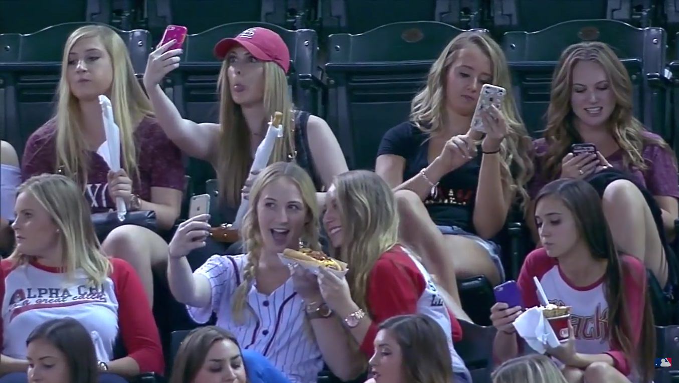 アメリカ女子の野球観戦の仕方がこちらｗｗｗｗｗ 画像あり Vipワイドガイド